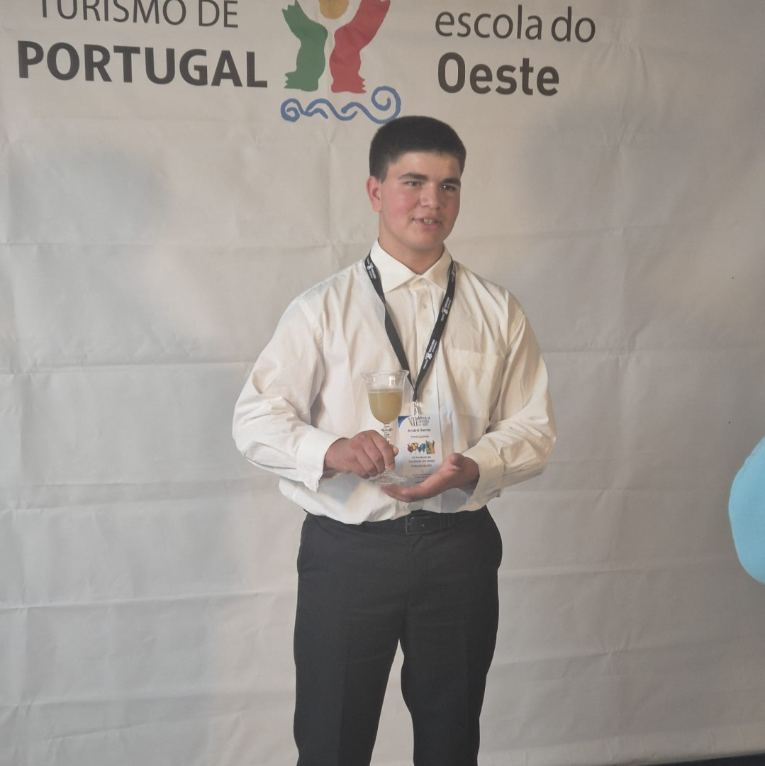 Aluno da ETPC André Serra Destaca-se no VII Festival de Cocktails do Oeste
