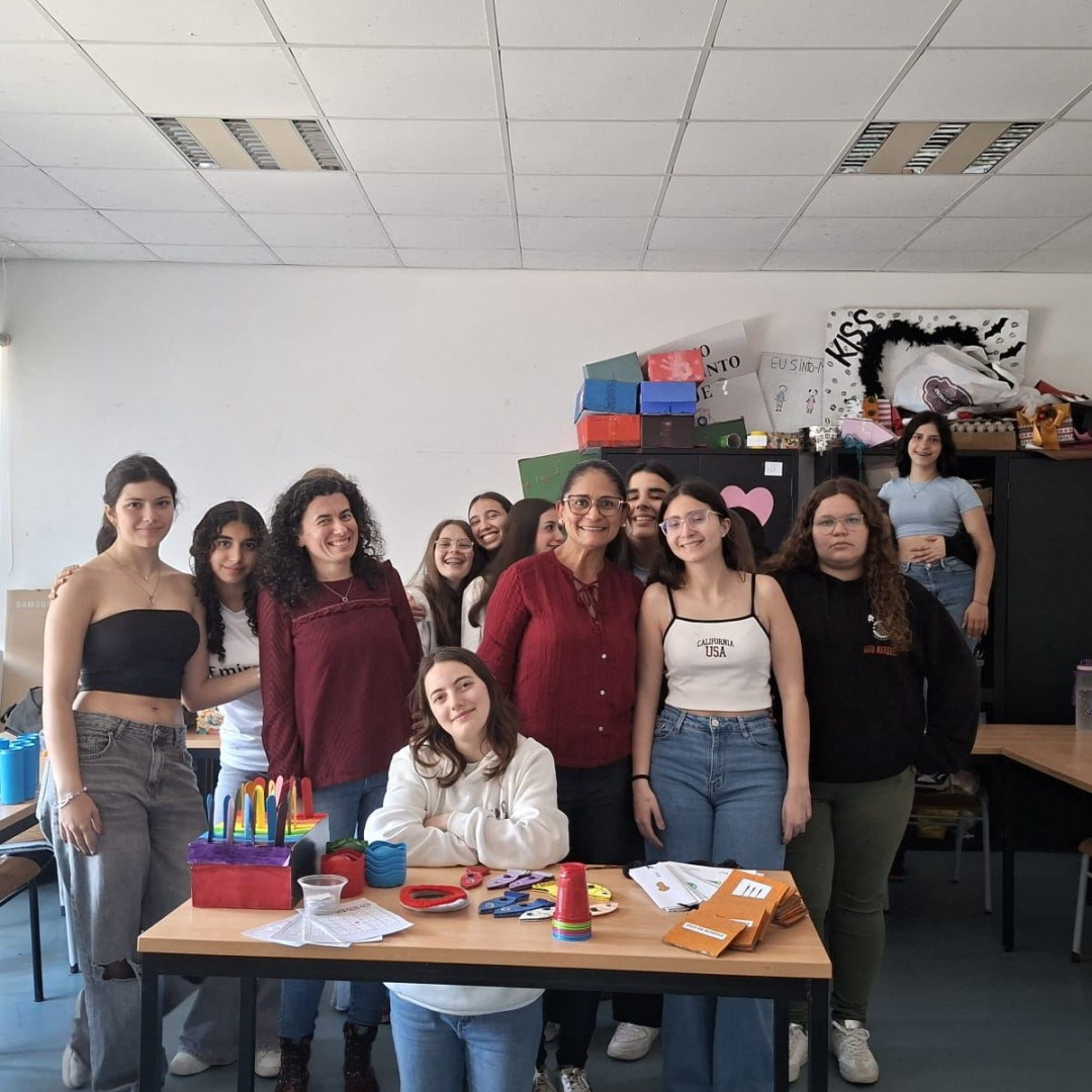 Alunas de Apoio Psicossocial da ETPC Criam Jogos de Estimulação para Idosos