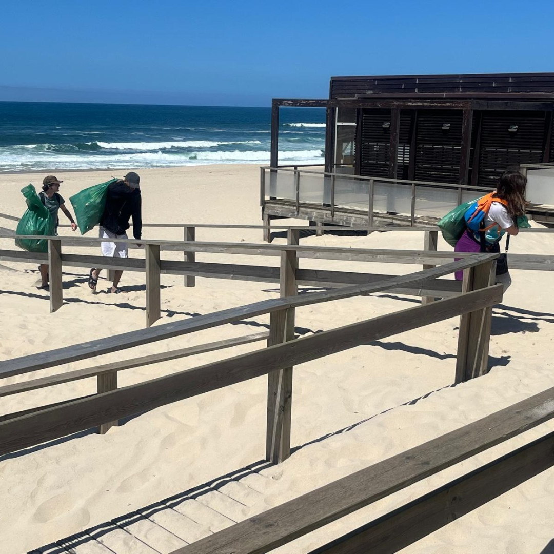 Alunos da ETPC Promovem Limpeza de Areal na Praia da Tocha e Visitam o Museu CIAX